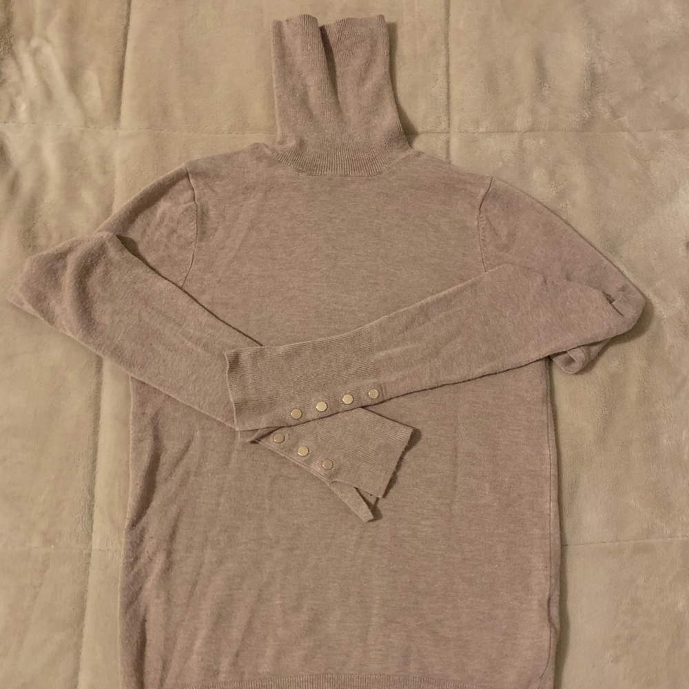 Turtle neck sweater in nude